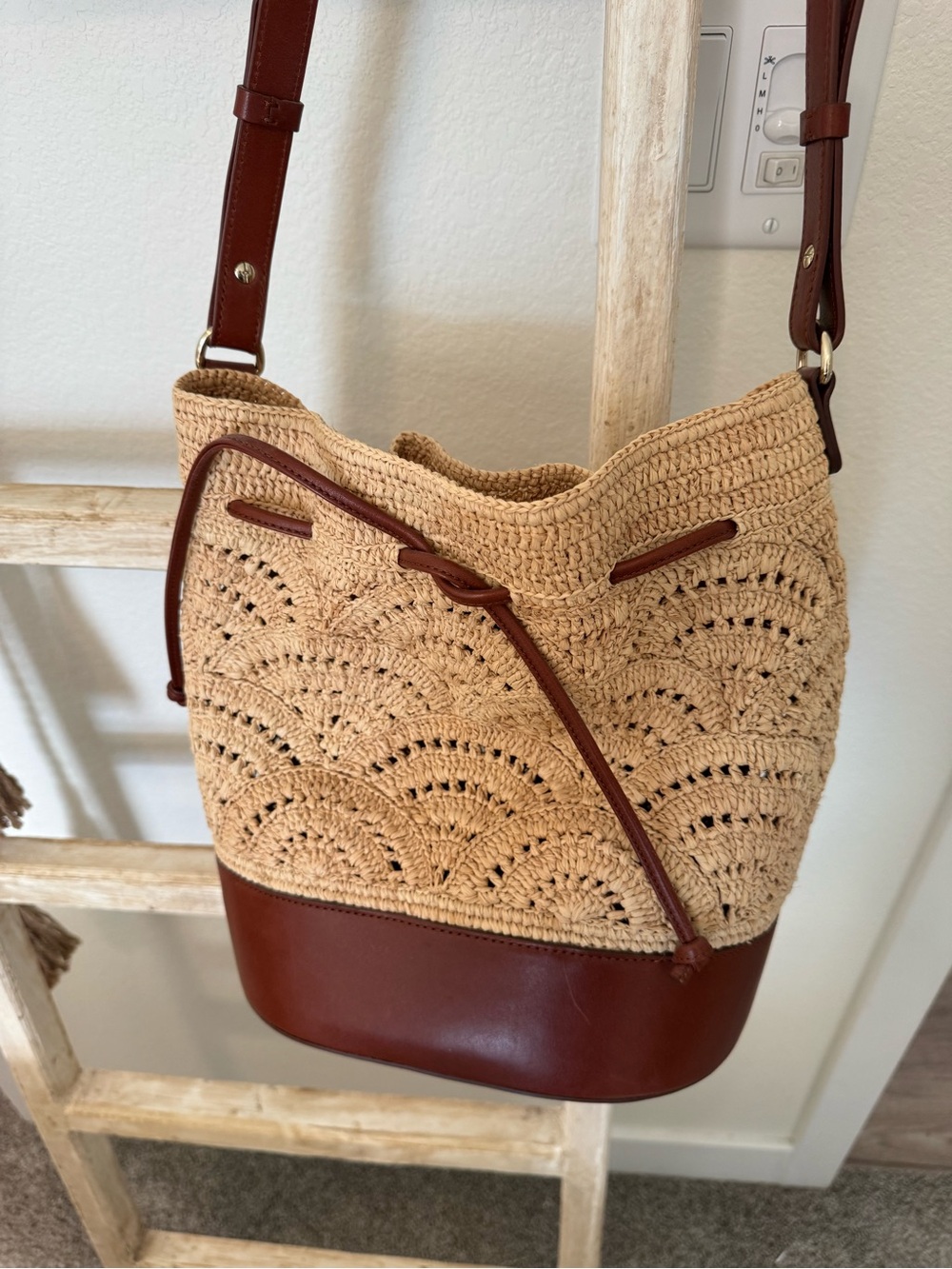 Sezane Alma Bucket Beige Straw and Brown Leather Bucket Shoulder Bag - Picture 2 of 6